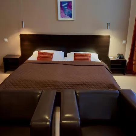 Aston Hotel 3*