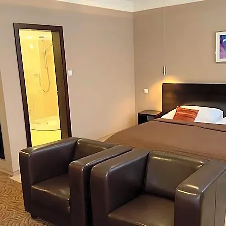 Hotell Aston 3*
