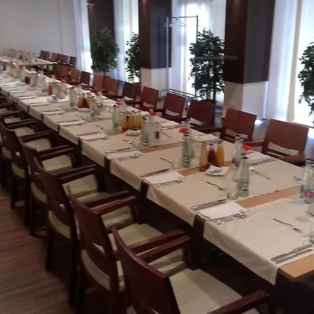 Aston Hotel 3*
