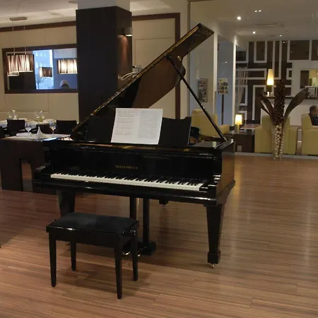 Aston Hotel 3*