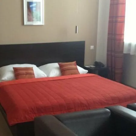 Aston Hotel 3*