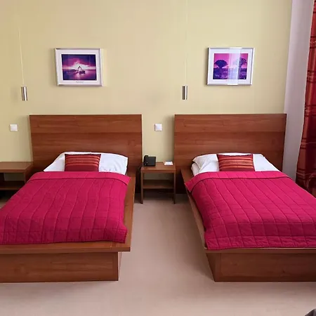 Aston Hotel 3*