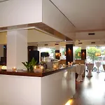 Aston Hotel 3*